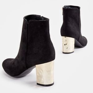 Gorgeous unworn size 12 booties.. will fit size 11